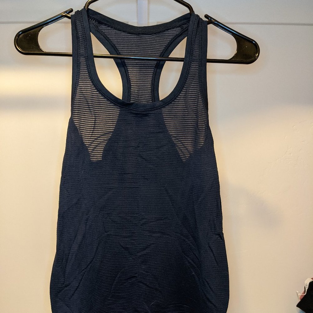 Lululemon SWIFTLY TECH RACERBACK Navy Sz 4